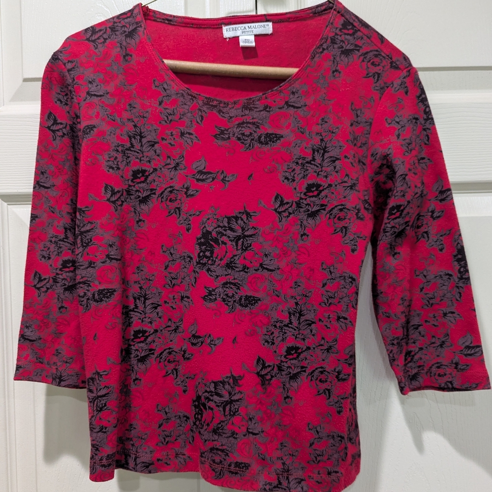 Rebecca Malone Red and Black Floral 3/4 Sleeve Pull Over Top